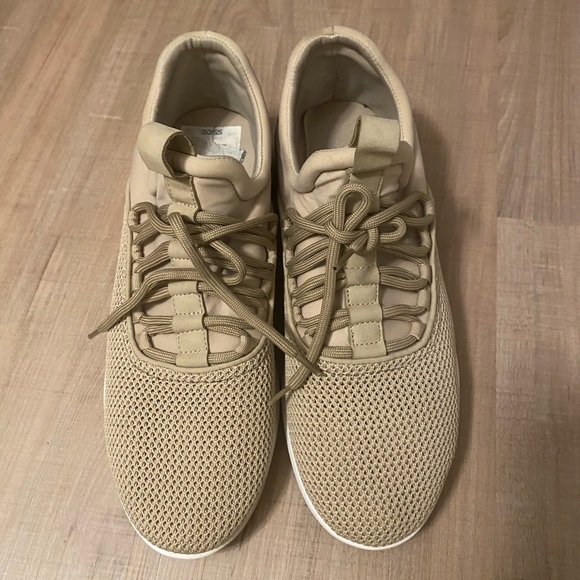 Tan Tennis Shoes - Picture 1 of 4
